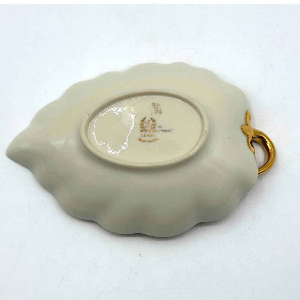 Lenox Ivory Porcelain Leaf Candy Dish Gold Trim Handle Made in USA 7.5 inch